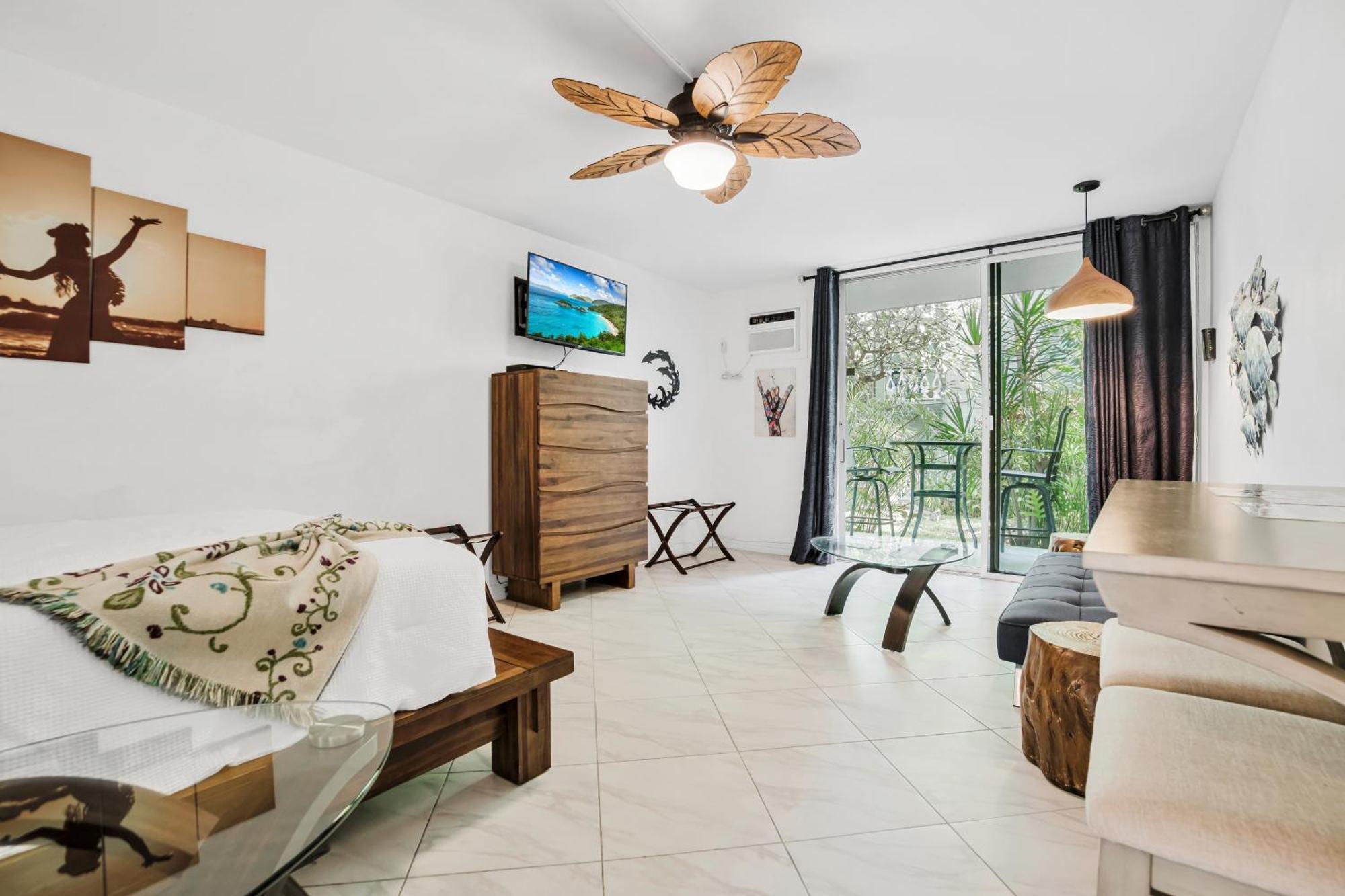 Downtown Hawaiian Theme Condo With Hot Tub, Pool & Beach - Kona Islander Inn Kailua-Kona Exterior foto